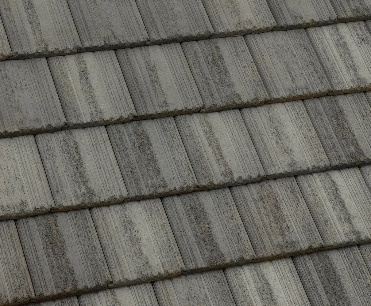 Eagle Roofing Golden Eagle Charcoal Range roof shingle swatch